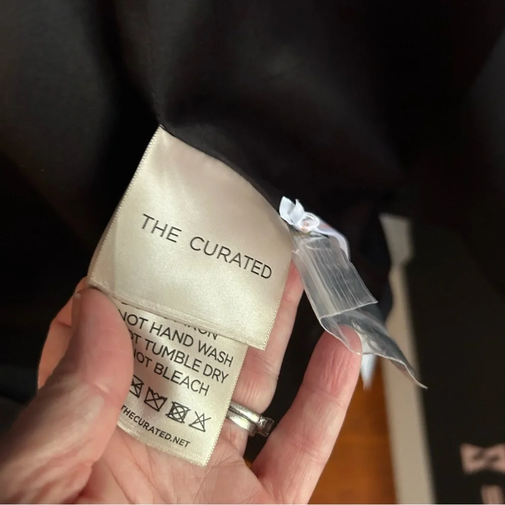 The Curated Beautiful Merino & Silk oversized blazer - Picture 4 of 6